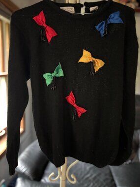 Palm Springs Yacht Club (Ann Kelly) Primary Colors Bow Applique Sweater - Preppy